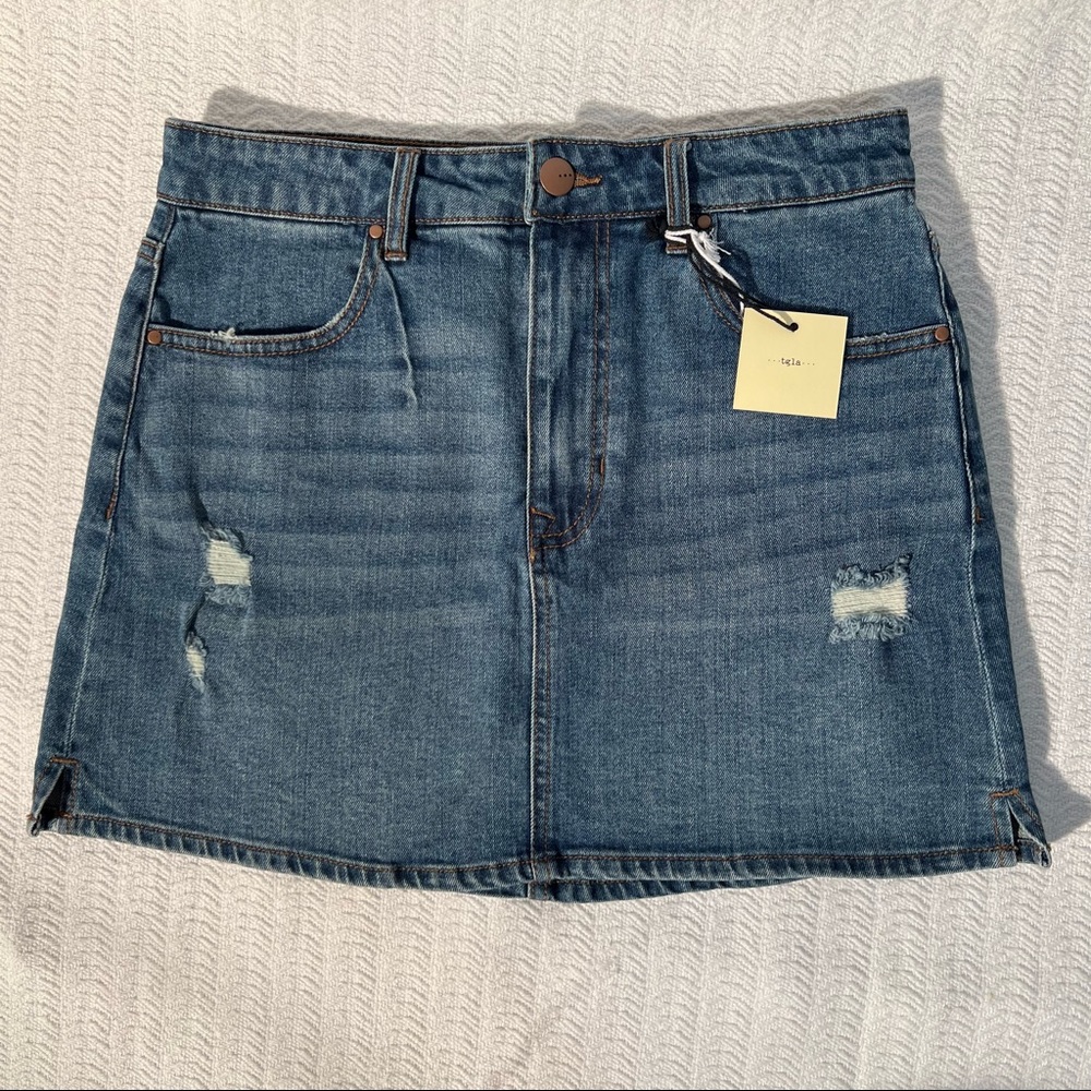 francesca’s / distressed blue jean mini skirt size small womens